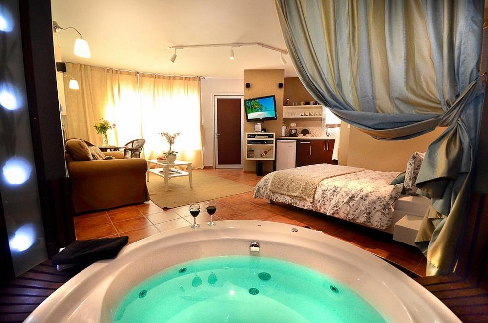 Hufsha Berama Villa ฮัดเนส ภายนอก รูปภาพ