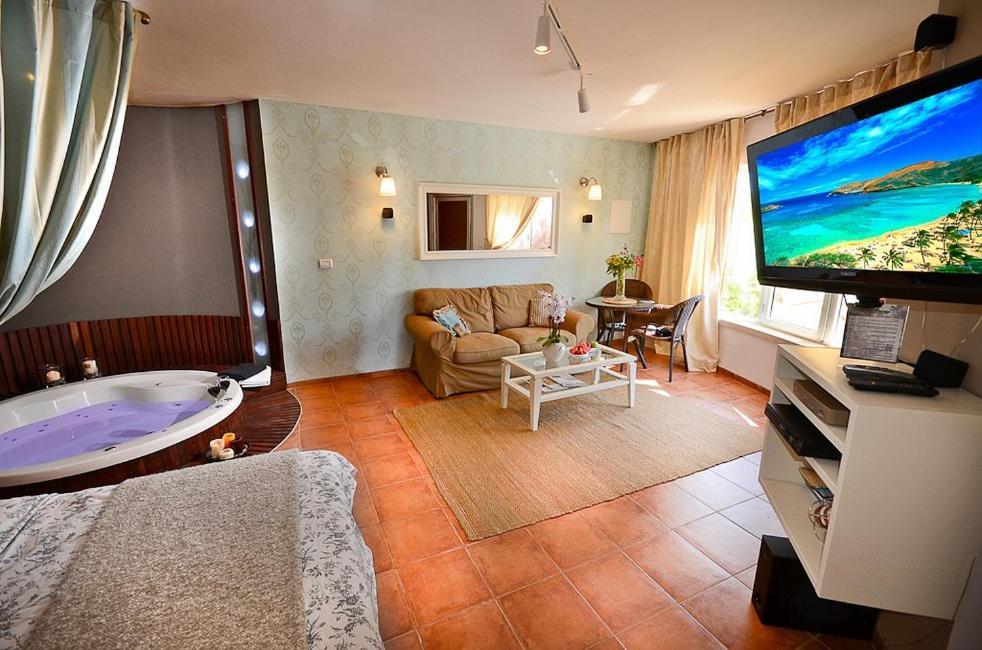 Hufsha Berama Villa ฮัดเนส ภายนอก รูปภาพ
